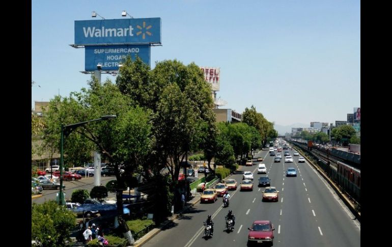 El diario The New York Times publicó que Wal-Mart recurre masivamente a la corrupción para desarrollarse en México. ARCHIVO  /