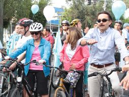 El candidato de Nueva Alianza, Gabriel Quadri, en el Ciclotón acompañando a Rosario Guerra en el inicio de su campaña. NTX  /