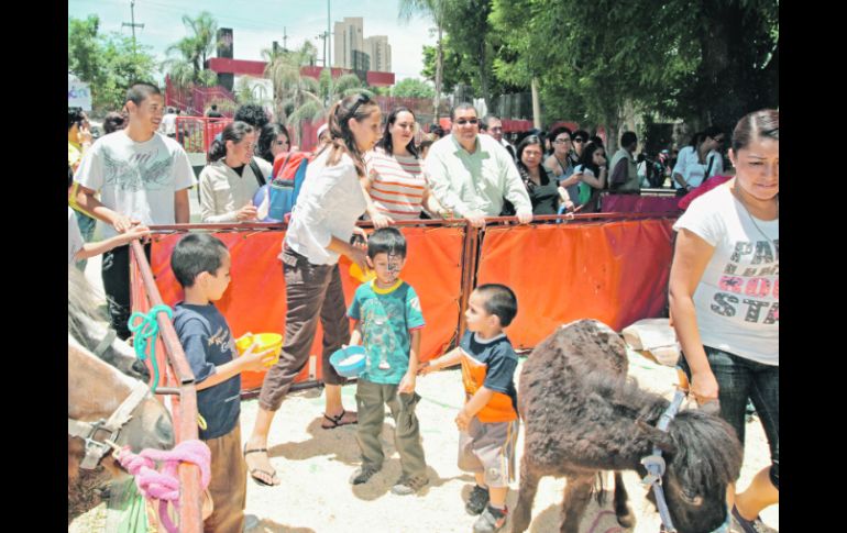 A los festejos del Día del Niño asistieron cerca de cuatro mil 500 personas.  /