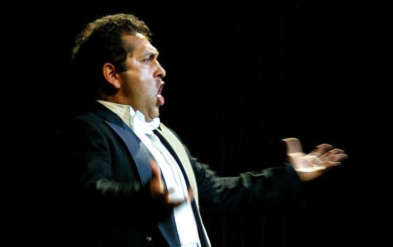 El tenor jalisciense Arturo Valencia  /