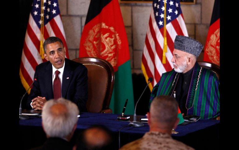 El presidente de EU, Barack Obama, con el mandatario afgano, Hamid Karzai. REUTERS  /