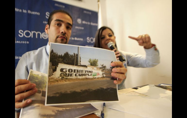 De 200 bardas con propaganda de Sergio Silva, unas 150 han sido borradas por el municipio.  /