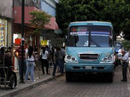 El representante de camioneros menciona que no dan marcha atrás a la demanda de incremento a la tarifa del transporte. ARCHIVO  /