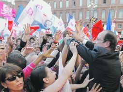 En la imagen, el candidato socialista durante su cierre de campaña en Toulouse. AFP  /