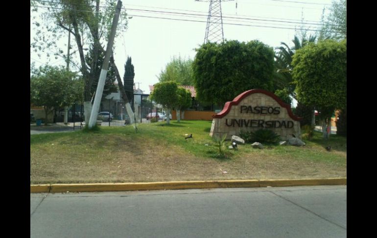 Los militares catearon una finca en el coto Paseos Universidad en Zapopan.  /