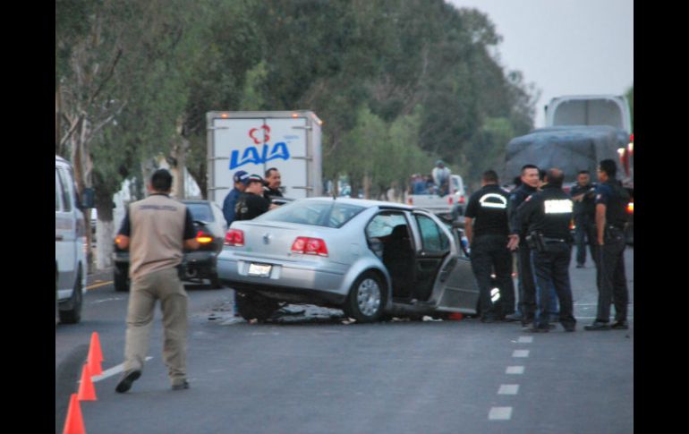 Para lograr rescatar los cuerpos fue necesaria la intervención del equipo hidráulico.  /