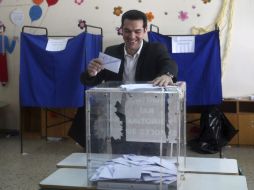 Votar es obligatorio en Grecia, pero las multas por no hacerlo ya no se aplican. EFE  /