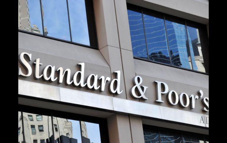 Standard &  Poor's ha bajado la nota de 9 comunidades responsables del déficit en 2011. ARCHIVO  /