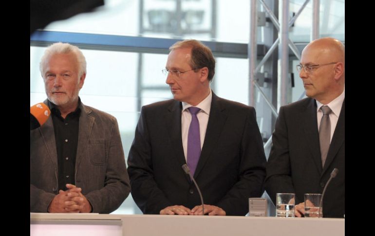 Los principales candidatos de Schleswig-Holstein, Wolfgang Kubicki (iz), Jost de Jager (c) y Torsten Albig (d). EFE  /