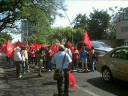 Personal de Vialidad reporta severas complicaciones en el tránsito vehícular en el Centro de Guadalajara.  /