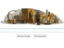 Howard Carter, contemplando algunos de los tesoros egipcios que descubrió, se inmortaliza una vez más, ahora, en un doodle.  /