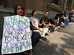 Fans comienzan a hacer filas para obtener un lugar en la plancha del Zócalo capitalino. NTX  /