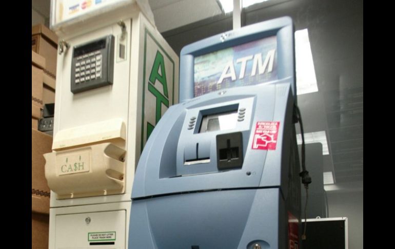 Se avanzó en la instalación de lectores de CHIP en Terminales Puntos de Venta hasta 100% y cajeros ATM en 60%. ARCHIVO  /