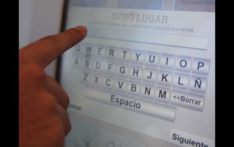 Es el segundo simulacro de voto chilango por internet administrado por el IEDF. ARCHIVO  /