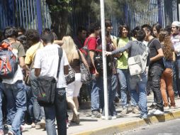 La UdeG sólo autorizó como día de descanso el martes 15 para personal administrativo y académico. ARCHIVO  /