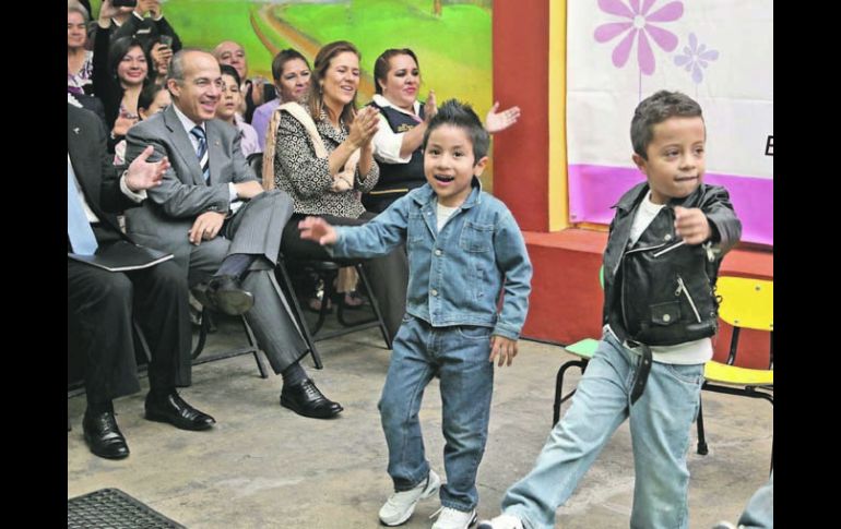 El Presidente Felipe Calderón celebró el Día de las Madres en la guardería La casita del árbol.EL UNIVERSAL  /