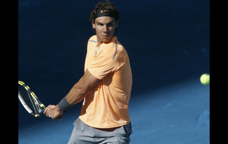 Tras perder y quedar fuera del torneo, Rafael Nadal aseguró que si no cambiaban la cancha no volvería al torneo el siguiente año. EFE  /