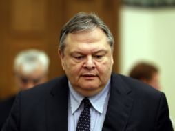 Venizelos, el tercer dirigente que fracasó esta semana en la misión, dijo que devolvería el mandato al presidente el sábado. AP  /