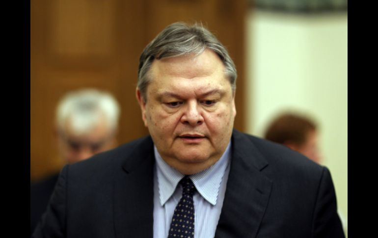 Venizelos, el tercer dirigente que fracasó esta semana en la misión, dijo que devolvería el mandato al presidente el sábado. AP  /