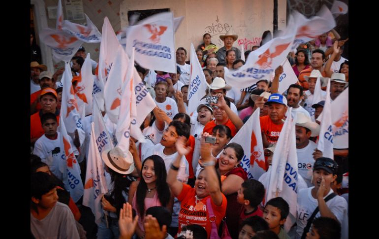 El aspirante a la alcaldía de Tlajomulco, Ismael del Toro, convivió con mil simpatizantes del partido Movimiento Ciudadano. ESPECIAL  /