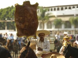 La cita de los jinetes fue a las 8:00 horas en el lienzo charro Margarito Yáñez.  /