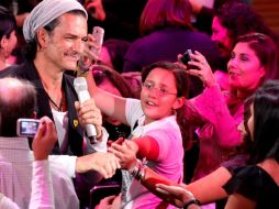 Ricardo Arjona se ríe de quienes los asocian con los sismos en Chile.  /