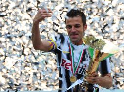 Alessandro del Piero celebro su retiro de las canchas con el scudetto. AFP  /