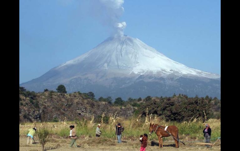 Debido a la intensa actividad del Popocatépetl, autoridades capitalinas monitorean la calidad del aire. EL UNIVERSAL  /