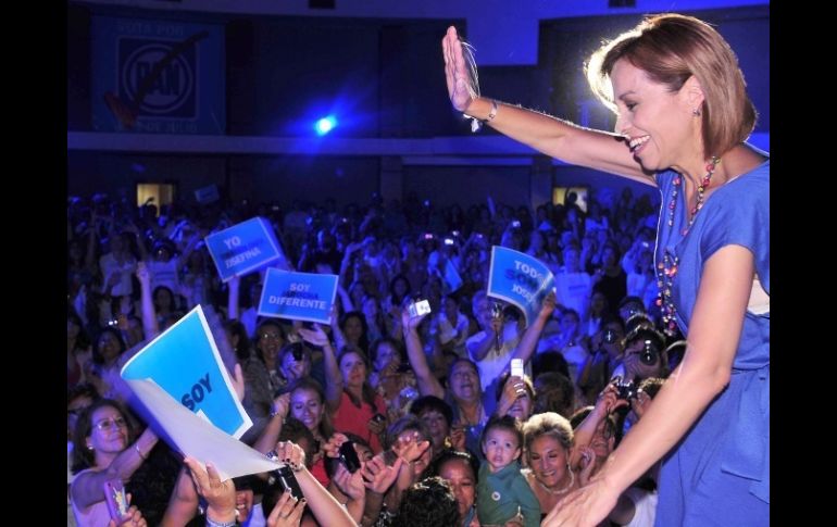 Josefina Vázquez Mota se reunió con mujeres veracruzanas en el Centro Libanés como acto de campaña. NTX  /