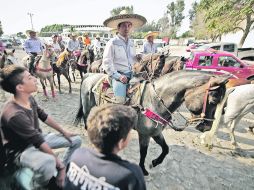 200 jinetes arrancaron la cabalgata en el lienzo charro Margarito Yáñez; 500 concluyeron la procesión en La Generala (Zapopan).  /