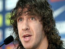 El defensor del Barcelona, Carles Puyol, entrenó hoy después de su operación. ARCHIVO  /