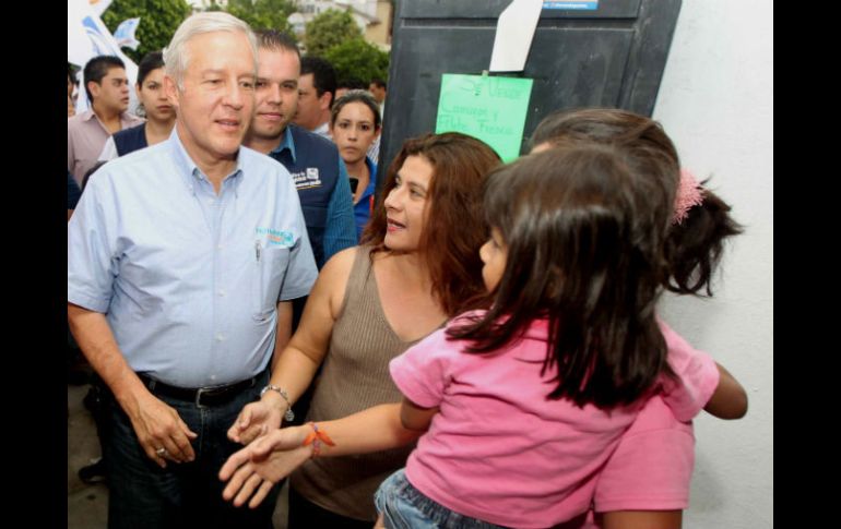 Fernando Guzmán también dijo que quiere apoyar a los jóvenes recien egresados para que inicen un negocio.  /