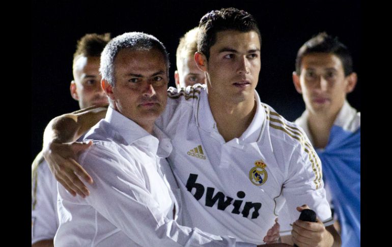 Mourinho y Cristiano (d) durante la celebración del título de Liga para el Real Madrid. AFP  /