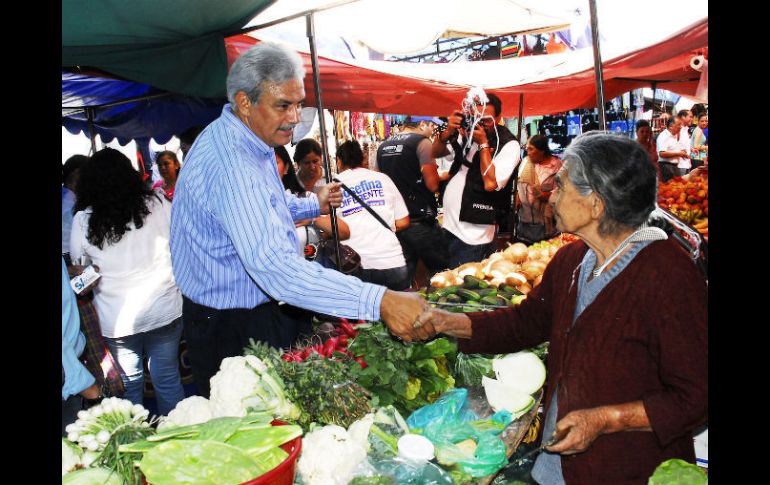 Los clientes se sumaron a las voces que reconocen su labor como ex mandatario estatal.  /