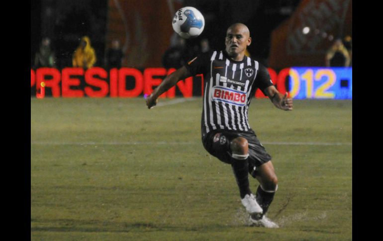 Con goles de Suazo, el pasado abril los Rayados se impusieron en una polémica final en la 'Concachampions' ante Santos. MEXSPORT  /