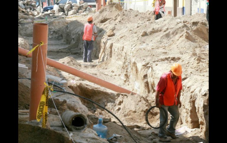 También se han realizado trabajos de instalación de las redes de agua potable de Díaz Mirón a Reyes Flores. ARCHIVO  /