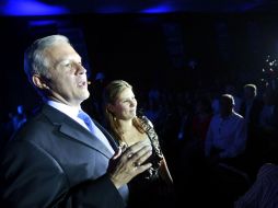 El candidato del PAN a gobernador del Estado, Fernando Guzmán, presentando su proyecto. ESPECIAL  /