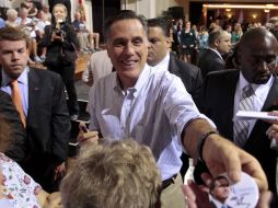 Mitt Romney, recaudó casi la misma cantidad de dinero para su campaña el mes pasado que el presidente, Barack Obama. AP  /