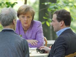 Merkel señaló que todos los participantes de la cumbre del sábado 'quieren que Grecia permanezca en la zona euro'. EFE  /