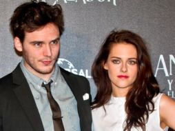 La actriz Kristen Stewart y el actor Sam Clafin en la presentación oficial de la cinta en ciudad de México. EL UNIVERSAL  /