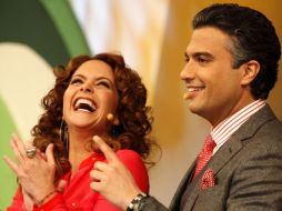 Lucero y Jaime Camil, protagonistas de la novela 'Por ella soy Eva'. ARCHIVO  /