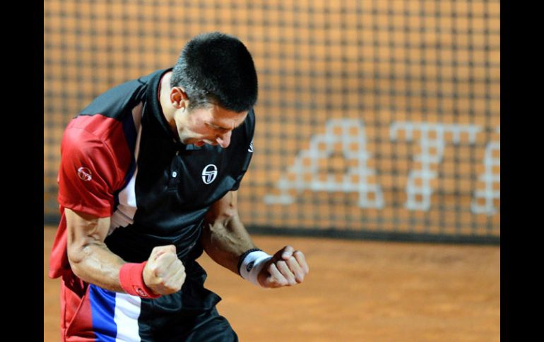 Novak Djokovic festeja el pase a la final del torneo de Roma. EFE  /