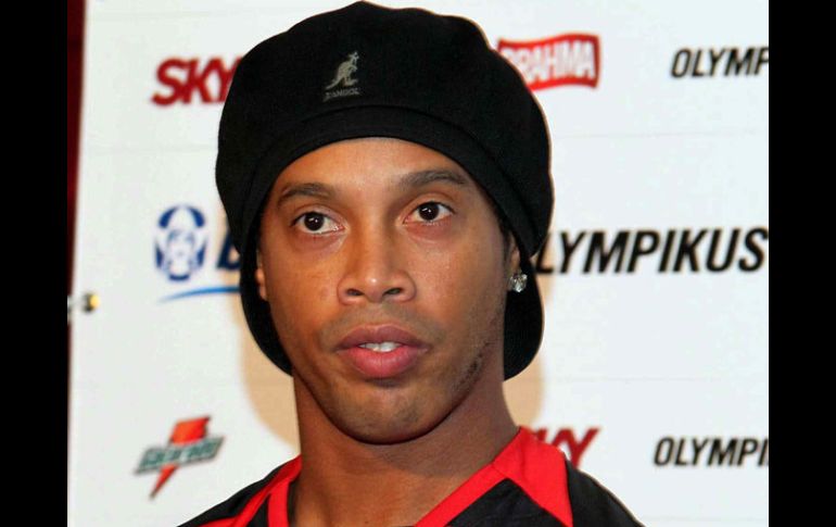 Ronaldinho sigue dando de que hablar fuera de las canchas. MEXSPORT  /