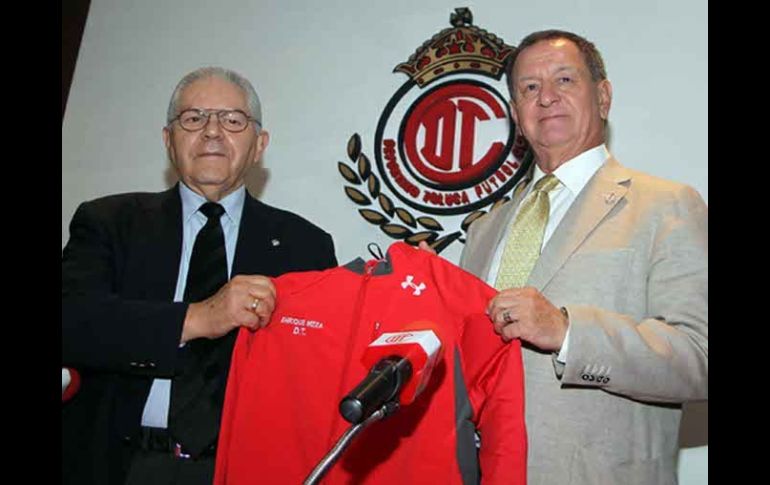 Enrique Meza (d) fue presentado como técnico de los Diablos Rojos. EL UNIVERSAL  /