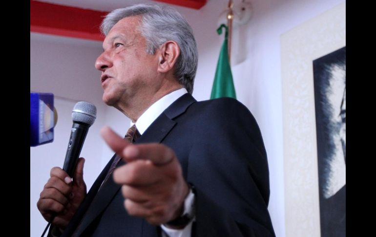 El candidato presidencial de la coalición Movimiento Progresista, Andrés Manuel López Obrador, durante su conferencia matutina. NTX  /