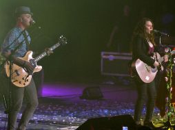 El dueto Jesse & Joy promociona su más reciente producción, '¿Con quién se queda el perro?'. NOTIMEX  /