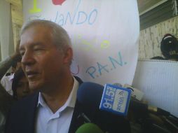 Estudiantes del CUCSH cuestionaron a Guzmán en temas como movilidad, educación y el rumor de bajarse de la campaña.  /