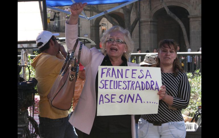 Manifestantes a las afueras de la SCJN donde se discute la liberación de la ciudadana francesa. ARCHIVO  /