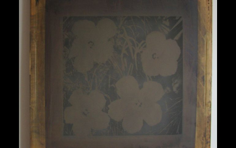 La obra de Andy Warhol, 'Flowers' fue vendido por  5.86 millones de dólares. AP  /