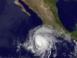 Imagen satelital que muestra la ubicación del huracán durante la noche del miércoles. AP  /